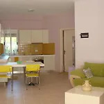 A Beautiful House Gjiri Lalzit Feriehus Fushe-Drac