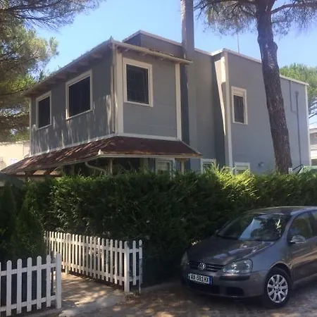 Dom wakacyjny Cozy House Gjiri Lalzit