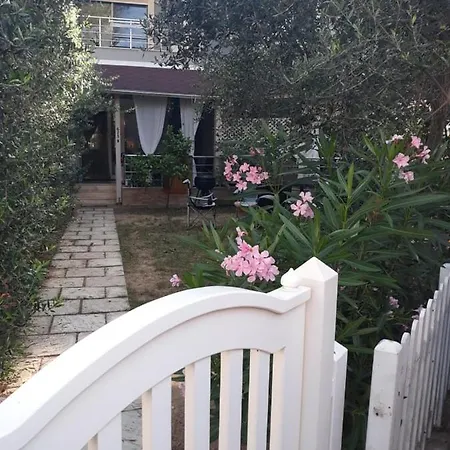 Σπίτι διακοπών A Beautiful House Gjiri Lalzit Fushe-Drac