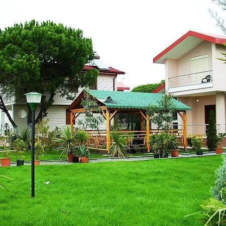 Casa vacanze A Beautiful House Gjiri Lalzit *