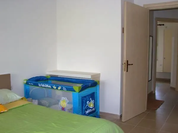A Beautiful House Gjiri Lalzit 度假居 *
